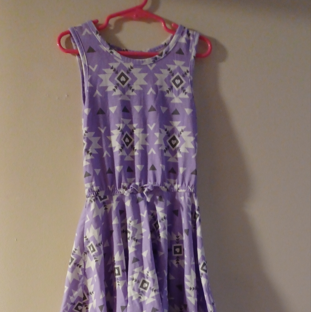 GIRLS SIZE 6 SUN DRESS PURPLE AND WHITE PATTERN 💜
